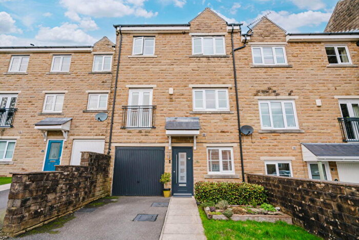 4 Bedroom Terraced House For Sale In Pemberley Court, Ripponden, HX6