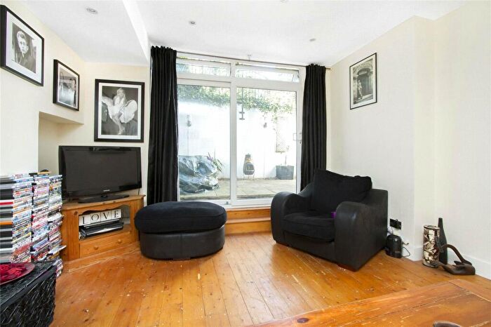 1 Bedroom Apartment For Sale In Cintra Park, London, SE19