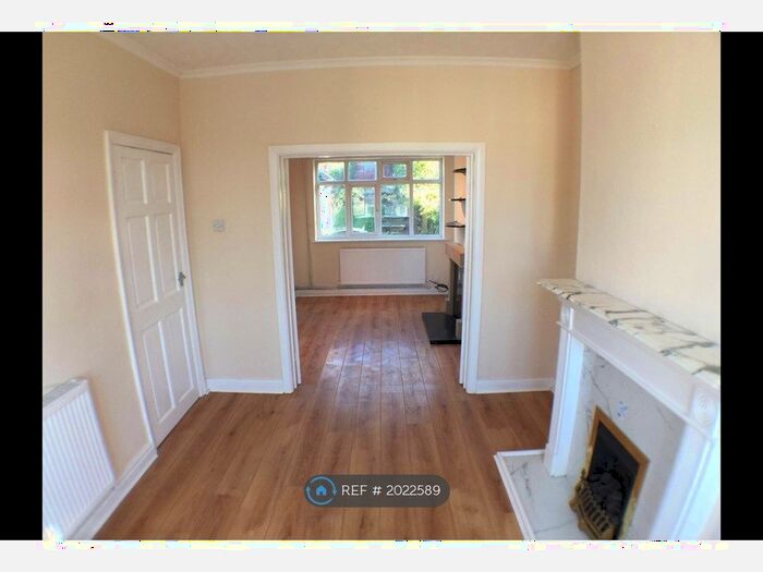 3 Bedroom Terraced House To Rent In Ruxley Road, Stoke-On-Trent, ST2