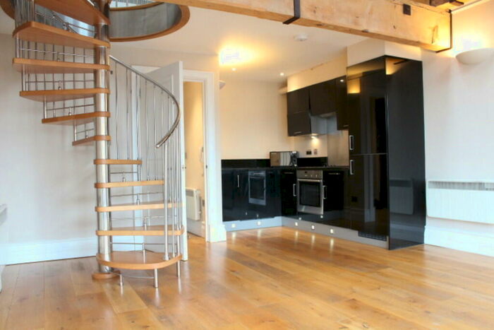 1 Bedroom Apartment To Rent In Piccadilly, - London Road, M1