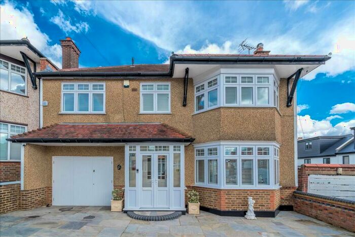 5 Bedroom House To Rent In St Andrews Close, London, NW2