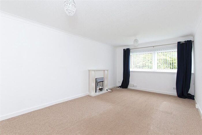 2 Bedroom Flat To Rent In Calder Gardens, Edinburgh, EH11