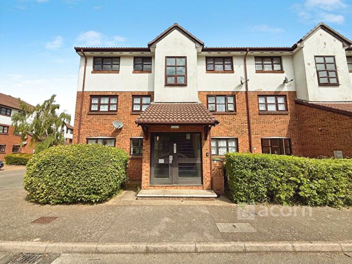 2 Bedroom Flat To Rent In Unicorn Walk, Greenhithe, DA9
