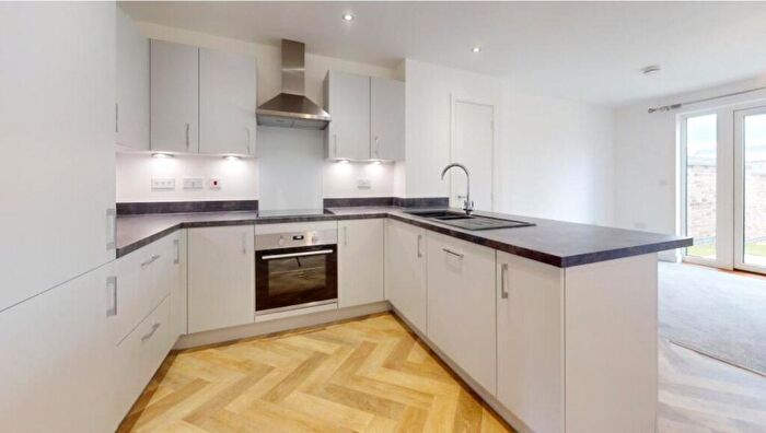 3 Bedroom Apartment To Rent In Langdon Park Rd, London, N6