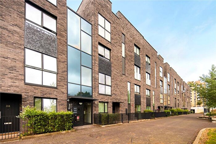 3 Bedroom Terraced House To Rent In Prospect Row, Stratford, London, E15