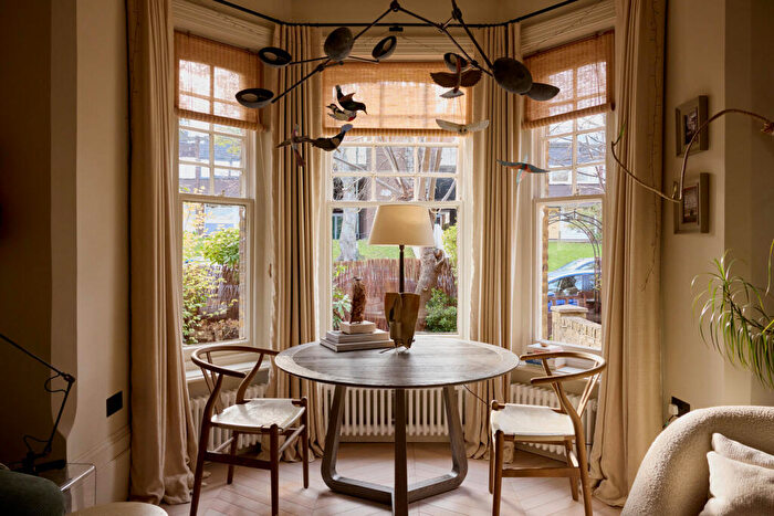 2 Bedroom Apartment For Sale In Sylvan Road, London, SE19