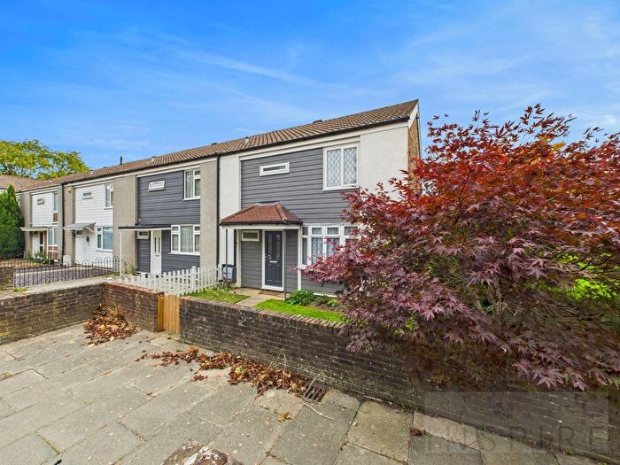 3 Bedroom End Of Terrace House For Sale In Holtye Walk, Crawley, RH10