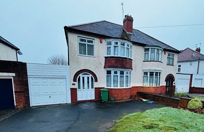 3 Bedroom Semi-Detached House To Rent In The Broadway, Dudley, West Midlands, DY1