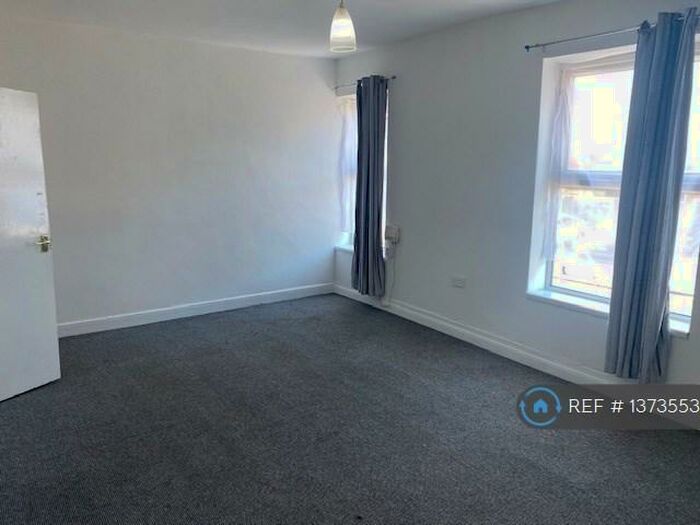 2 Bedroom Flat To Rent In Holderness Road, Hull, HU9