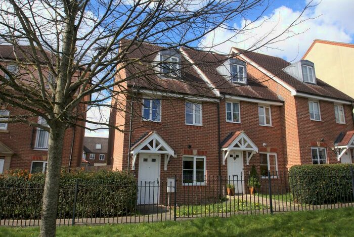 3 Bedroom Semi-Detached House To Rent In Pasture Walk, Augusta Park, Andover, SP11