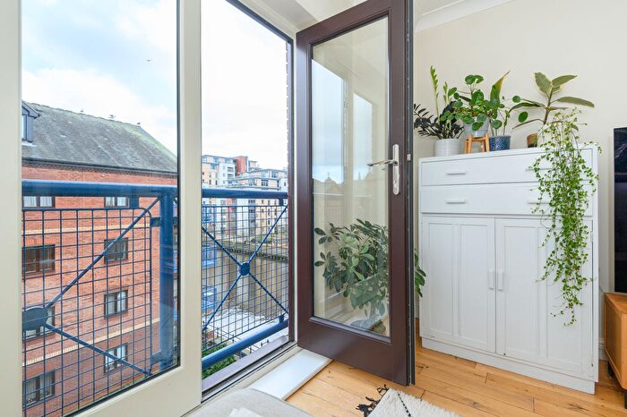 2 Bedroom Flat For Sale In Langtons Wharf, The Calls, LS2
