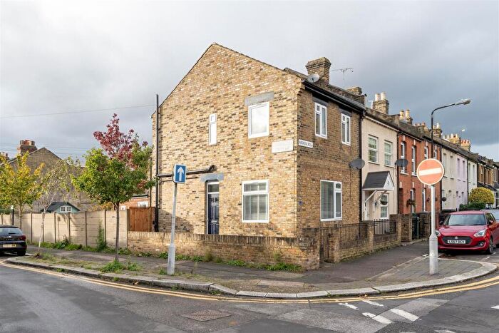 3 Bedroom House To Rent In Norfolk Road, Walthamstow, E17