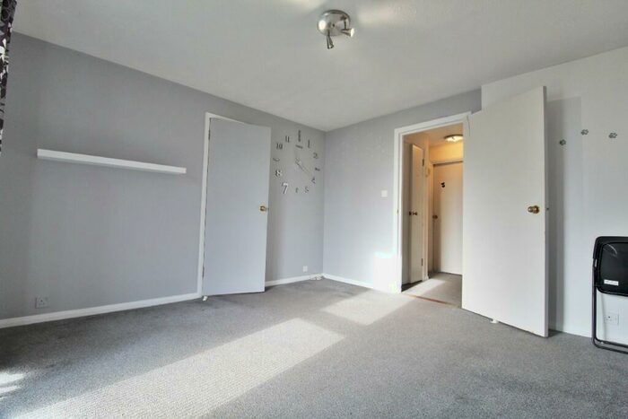 1 Bedroom Apartment To Rent In Bryanstone Road, Cheshunt, EN8