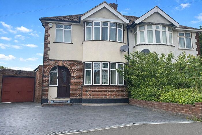 3 Bedroom Semi Detached House For Sale In Willow Gardens, Hounslow, Greater London, TW3