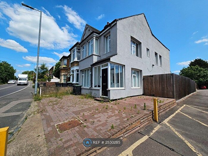 3 Bedroom Semi-Detached House To Rent In Waltham Abbey, Waltham Abbey, EN9