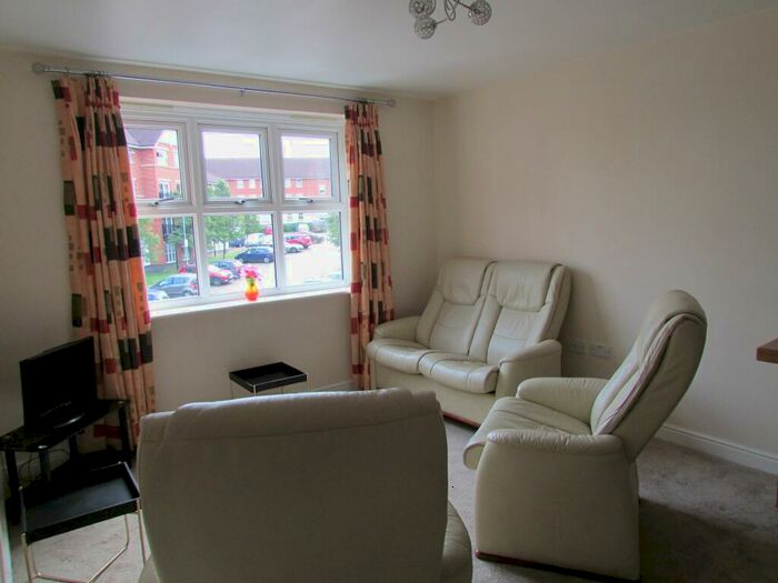 2 Bedroom Flat To Rent In Bell Chase, Aldershot, GU11