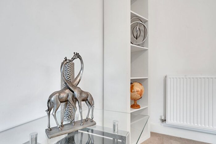 1 Bedroom Flat To Rent In Adenmore Road, London, SE6