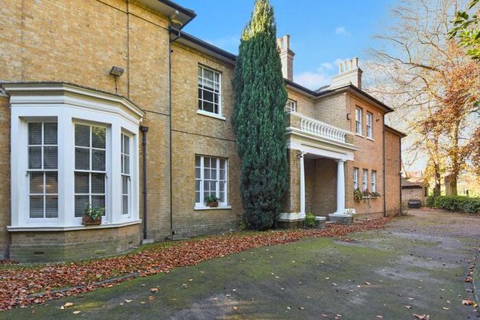 2 Bedroom Flat To Rent In Woodland Avenue, Hutton, Brentwood, CM13