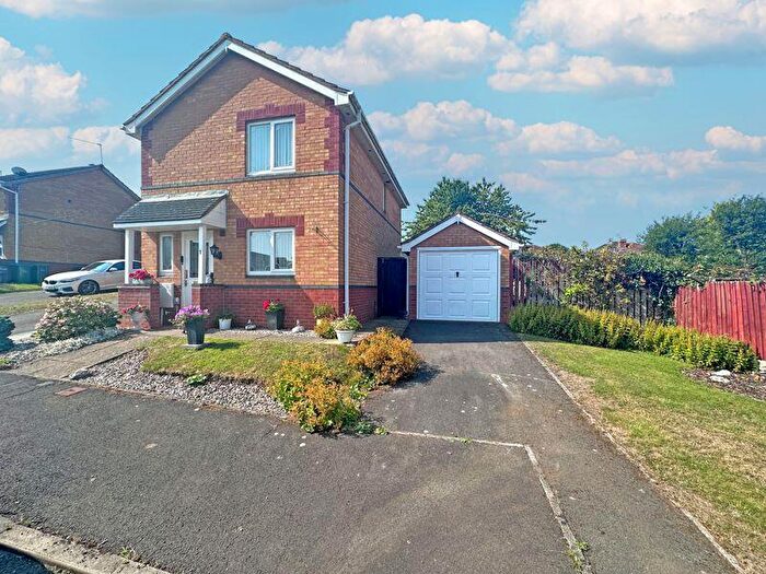 3 Bedroom Detached House For Sale In Tierney Drive, Tipton, DY4