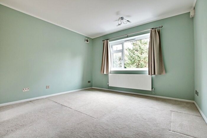 2 Bedroom Flat To Rent In Copers Cope Road, Beckenham, BR3