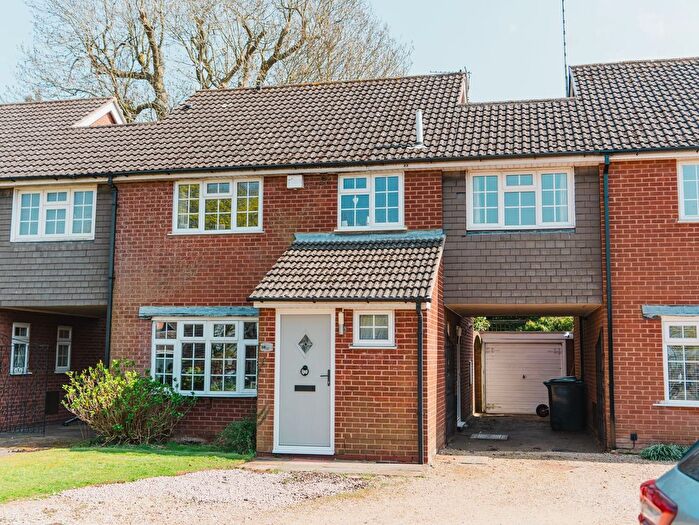 4 Bedroom Link Detached House For Sale In Chapel Close, Houghton-On-The-Hill, LE7