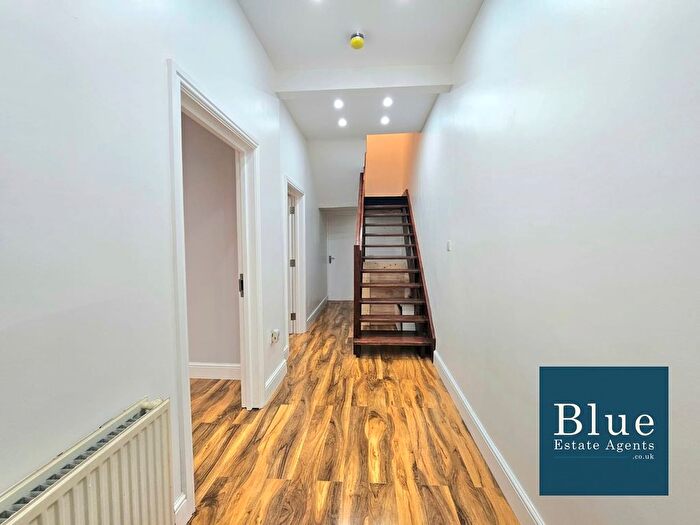 4 Bedroom Semi Detached House To Rent In Stanwell Road, Ashford, TW15