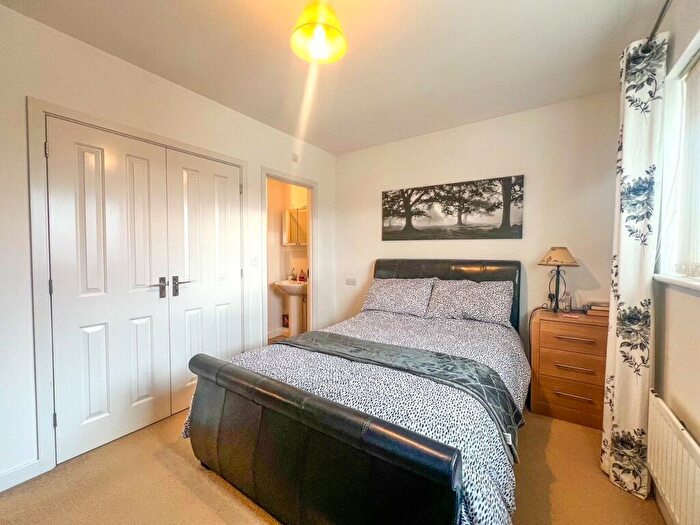 2 Bedroom Apartment To Rent In Guillemot Road, Portishead, Bristol, Somerset, BS20
