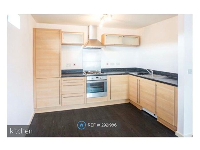 2 Bedroom Flat To Rent In The Decks, Runcorn, WA7