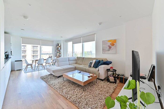 2 Bedroom Flat For Sale In Meranti Apartments, Deptford, London, SE8