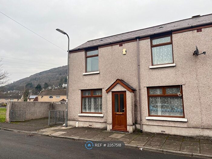 3 Bedroom End Of Terrace House To Rent In Hopkin Street, Port Talbot., SA12