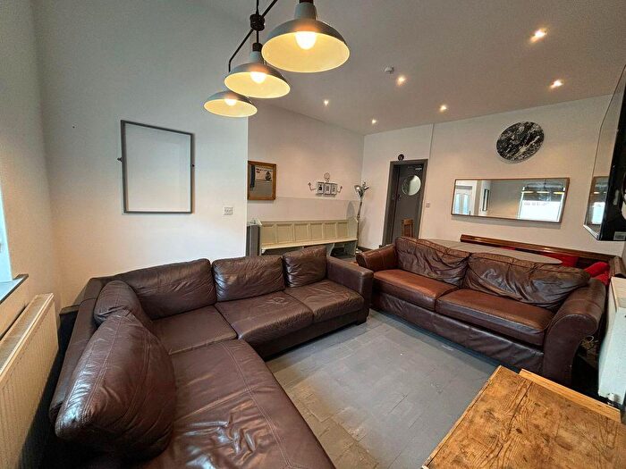 7 Bedroom House To Rent In Lawrence Road**, Liverpool, L15