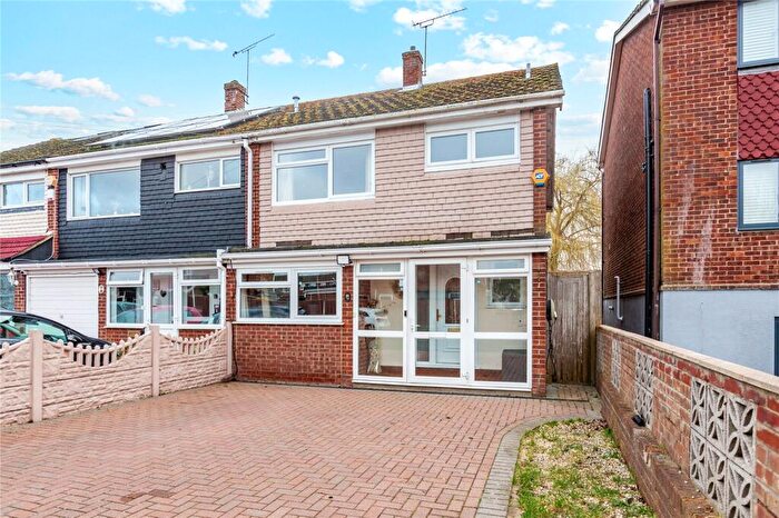 3 Bedroom Semi Detached House For Sale In Charlotte Gardens, Collier Row, RM5