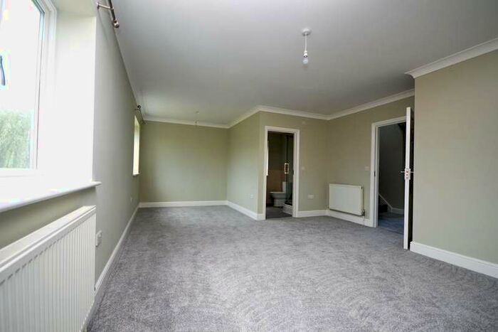 5 Bedroom Detached House To Rent In Hythe Road, Dymchurch, TN29
