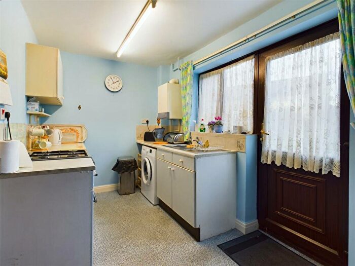 3 Bedroom Semi-Detached House For Sale In Wenhill Heights, Calne, SN11