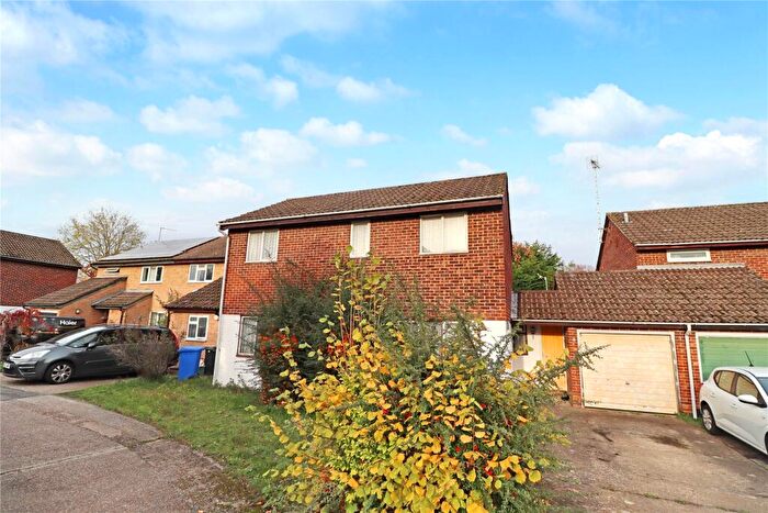 3 Bedroom Detached House For Sale In Eastmead, Woking, Surrey, GU21