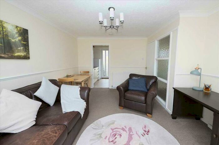 2 Bedroom Apartment To Rent In Turret Drive, FK2