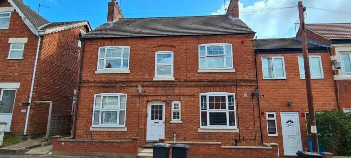 1 Bedroom Flat To Rent In King Street, Desborough, Kettering, Northants, NN14