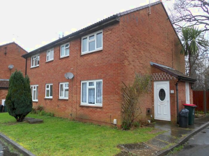1 Bedroom End Of Terrace House To Rent In Jersey Road, Crawley, West Sussex, RH11