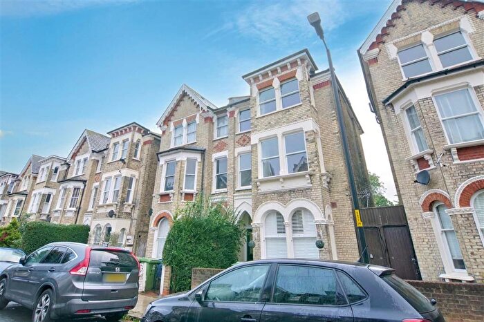 1 Bedroom Flat For Sale In Oakhurst Grove, London, SE22