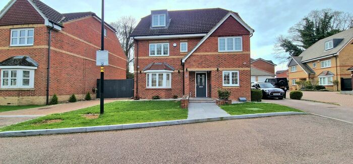 5 Bedroom Property To Rent In Wellsfield, Bushey, WD23