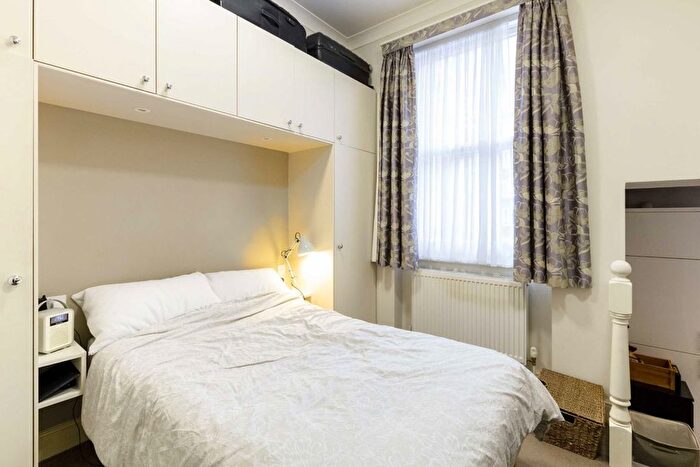 Studio To Rent In Claverton Street, Pimlico, SW1V