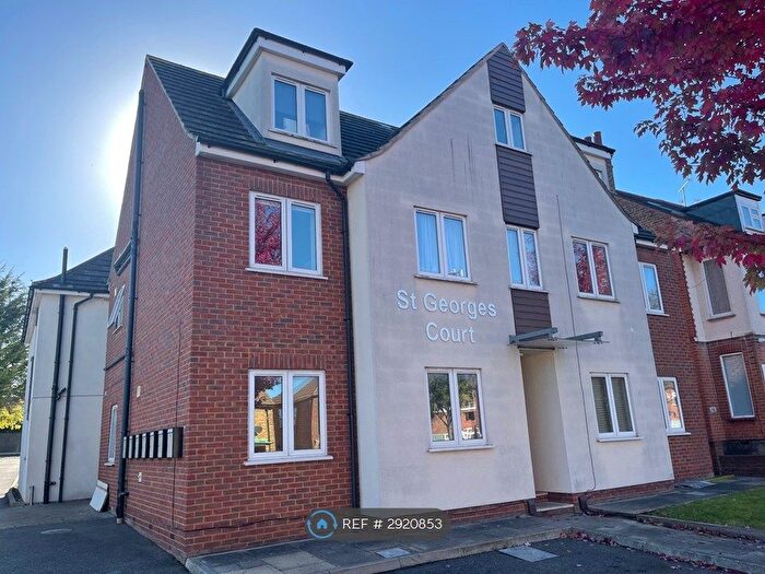 2 Bedroom Flat To Rent In Carlton Avenue, Westcliff-On-Sea, SS0