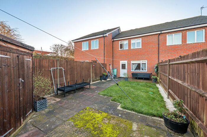 3 Bedroom Terraced House For Sale In Barbel Close, Earley, Reading, RG6