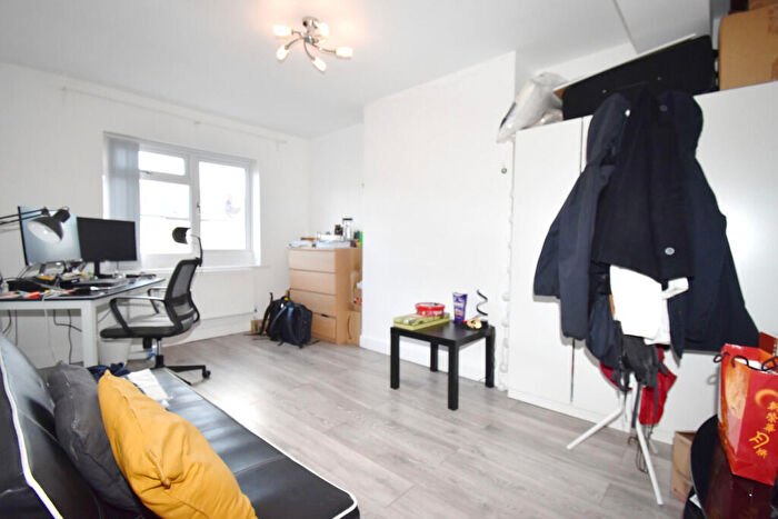 2 Bedroom Flat For Sale In Albany Road, Coventry, CV5
