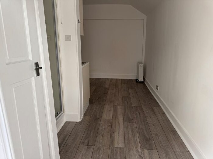 1 Bedroom Studio To Rent In Tudor Drive, Morden, Surrey, SM4