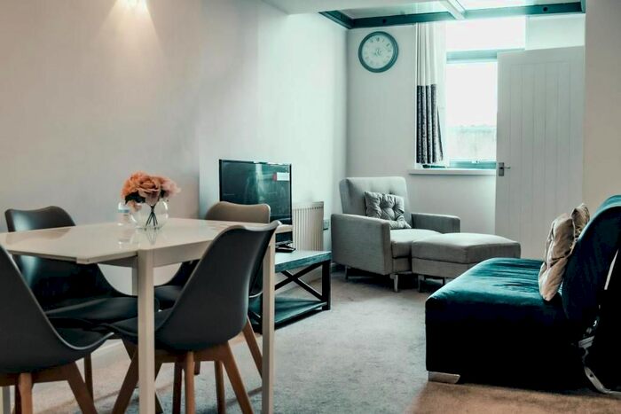 1 Bedroom Flat To Rent In Wakefield Road, Huddersfield, HD5