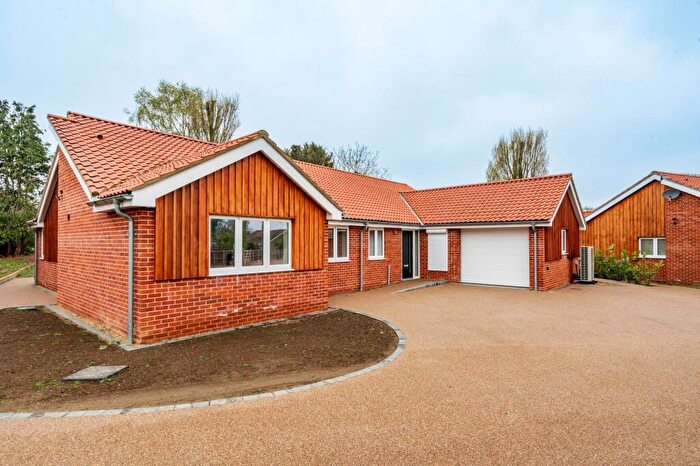4 Bedroom Detached Bungalow For Sale In Marjorie Loke, Trunch, NR28