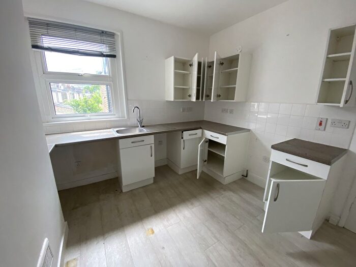 1 Bedroom Flat For Sale In Flat, Kingswood Road, Chiswick, London, W4