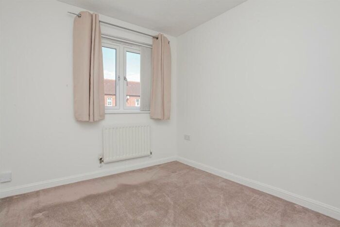 3 Bedroom End Of Terrace House For Sale In Ashmead Road, Banbury, OX16