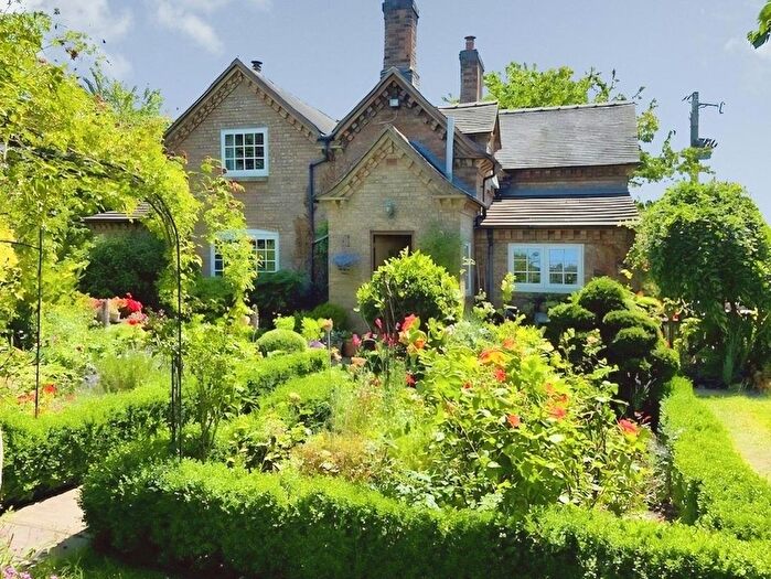 4 Bedroom Cottage For Sale In Bridle Lane, Broad Heath, Stafford, Staffordshire, ST20